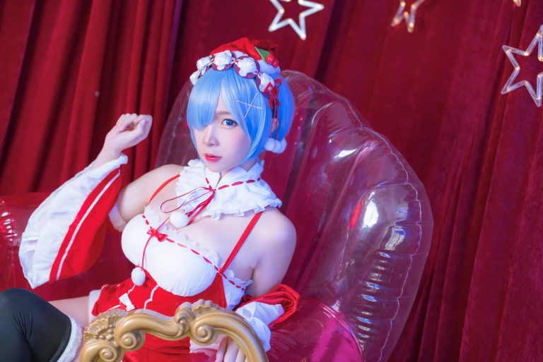 二佐Nisa《蕾姆2号本 蕾姆圣诞》主题写真：46张全套美图