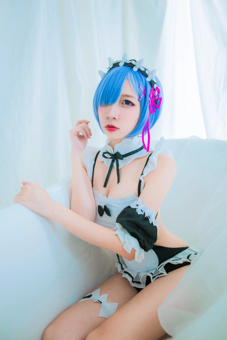 二佐Nisa《蕾姆2号本 蕾姆泳装》主题写真：32张全套美图