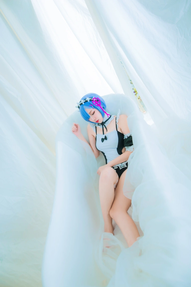 二佐Nisa《蕾姆2号本 蕾姆泳装》主题写真：32张全套美图