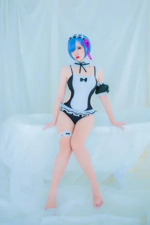 二佐Nisa《蕾姆2号本 蕾姆泳装》主题写真：32张全套美图