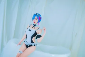 二佐Nisa《蕾姆2号本 蕾姆泳装》主题写真：32张全套美图