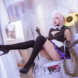 二佐Nisa《玛修女仆》主题写真：7张全套美图