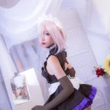 二佐Nisa《玛修女仆》主题写真：7张全套美图