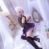 二佐Nisa《玛修女仆》主题写真：7张全套美图