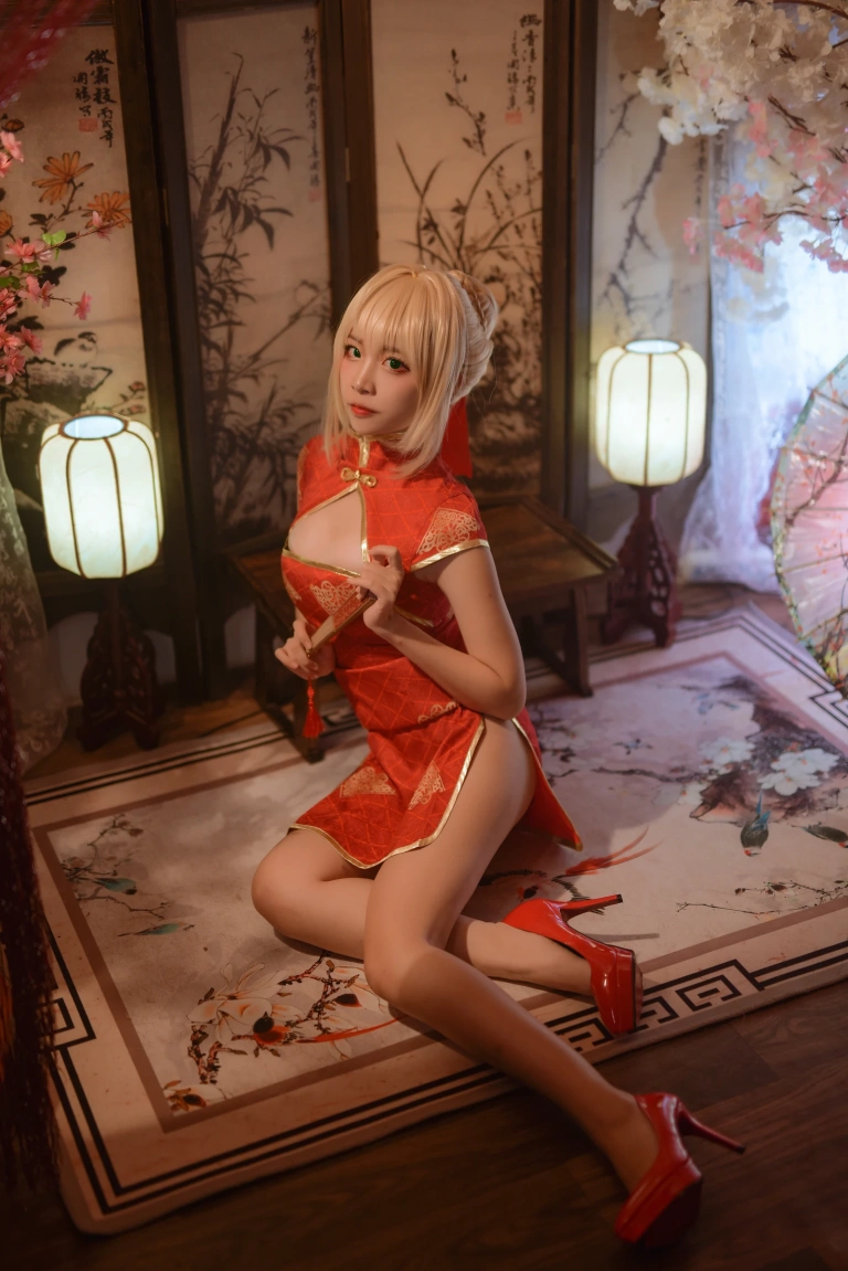 二佐Nisa《旗袍本 Fate尼禄旗袍》主题写真：20张全套美图