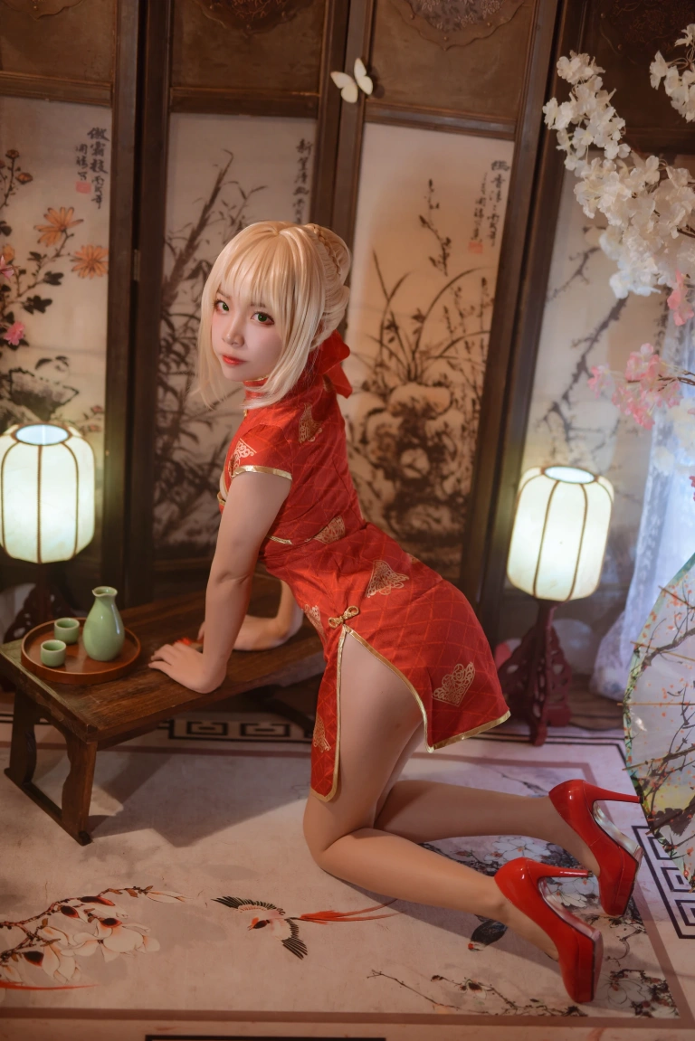 二佐Nisa《旗袍本 Fate尼禄旗袍》主题写真：20张全套美图