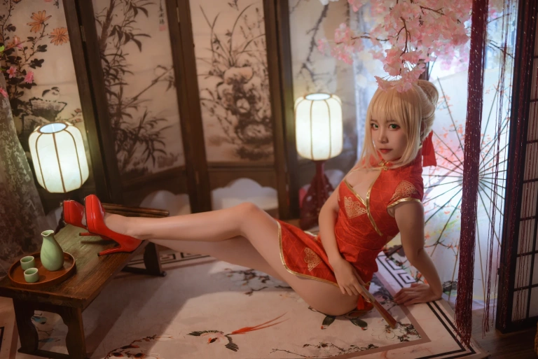 二佐Nisa《旗袍本 Fate尼禄旗袍》主题写真：20张全套美图