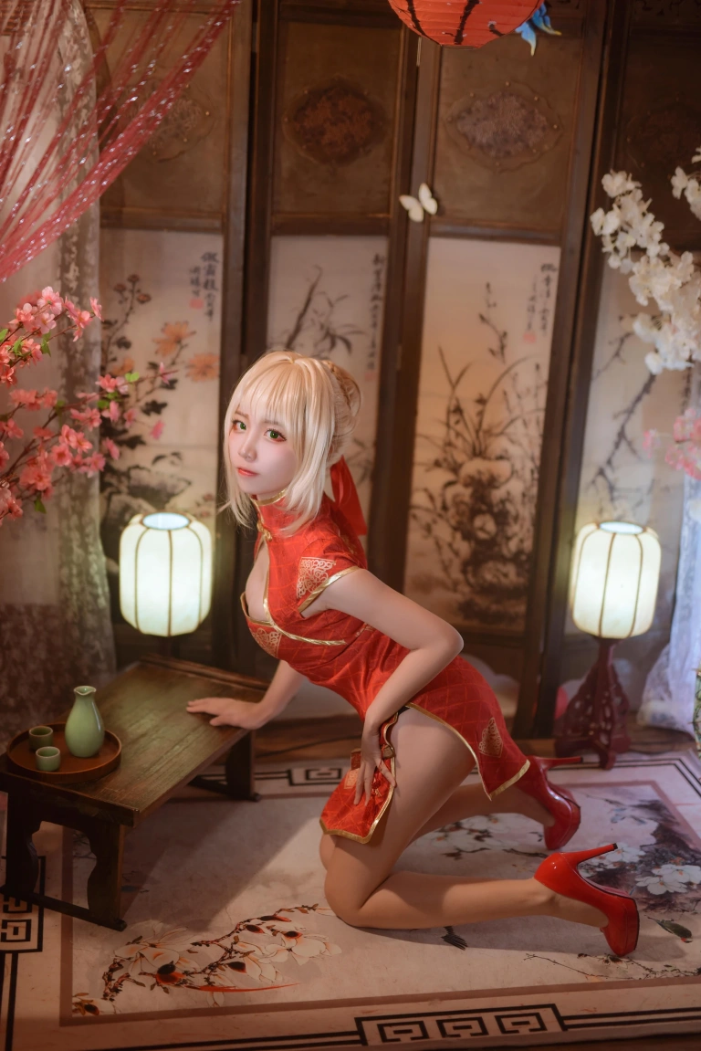 二佐Nisa《旗袍本 Fate尼禄旗袍》主题写真：20张全套美图