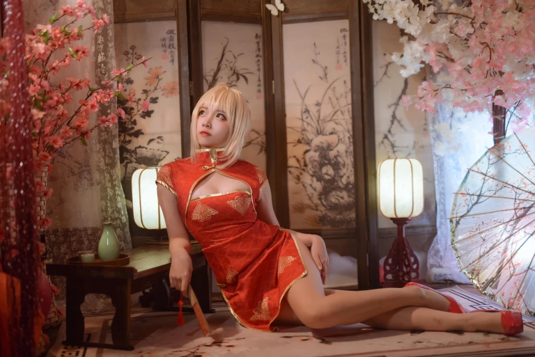 二佐Nisa《旗袍本 Fate尼禄旗袍》主题写真：20张全套美图