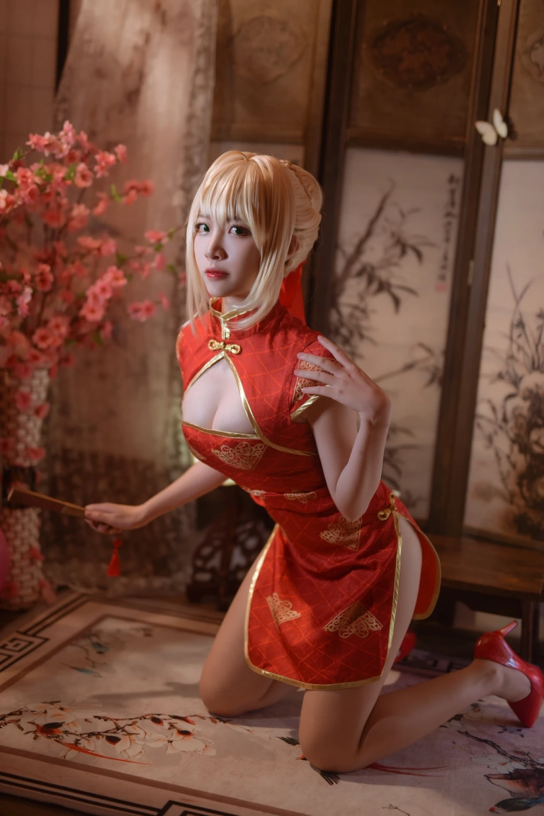 二佐Nisa《旗袍本 Fate尼禄旗袍》主题写真：20张全套美图