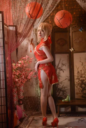 二佐Nisa《旗袍本 Fate尼禄旗袍》主题写真：20张全套美图