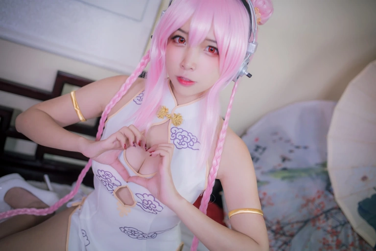 二佐Nisa《旗袍本 索尼子旗袍》主题写真：14张全套美图
