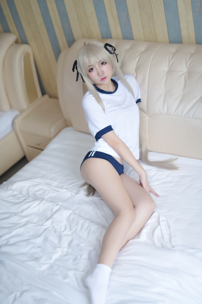 二佐Nisa《穹妹运动服》主题写真：29张全套美图