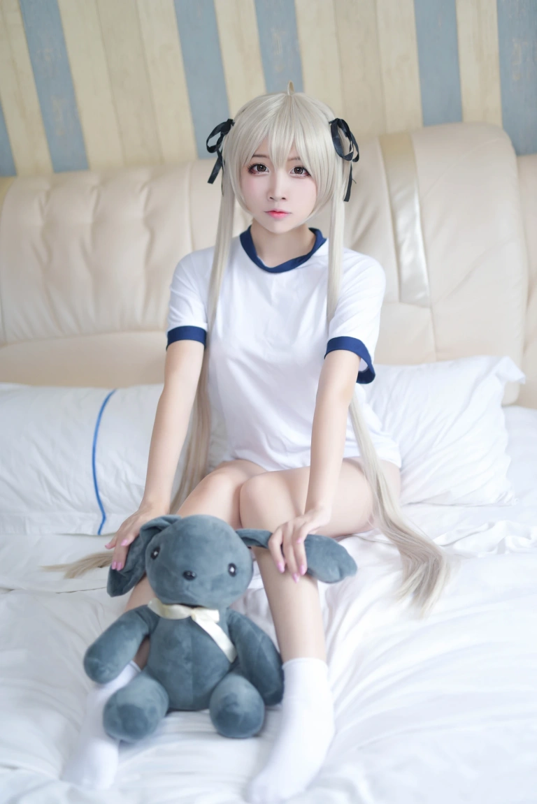 二佐Nisa《穹妹运动服》主题写真：29张全套美图