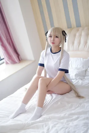 二佐Nisa《穹妹运动服》主题写真：29张全套美图