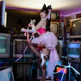 二佐Nisa《犬之眷 碧蓝爱宕打歌服》主题写真：14张全套美图