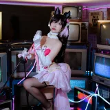 二佐Nisa《犬之眷 碧蓝爱宕打歌服》主题写真：14张全套美图