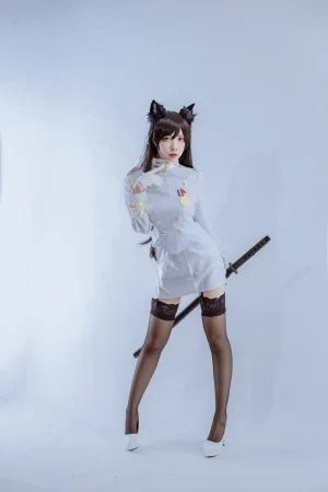 二佐Nisa《犬之眷 碧蓝爱宕军装》主题写真：15张全套美图