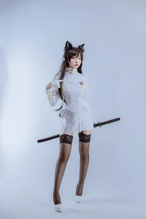 二佐Nisa《犬之眷 碧蓝爱宕军装》主题写真：15张全套美图