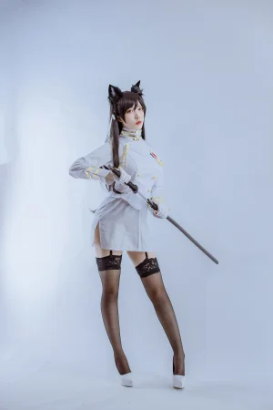 二佐Nisa《犬之眷 碧蓝爱宕军装》主题写真：15张全套美图