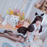 二佐Nisa《犬之眷 碧蓝爱宕女仆》主题写真：19张全套美图