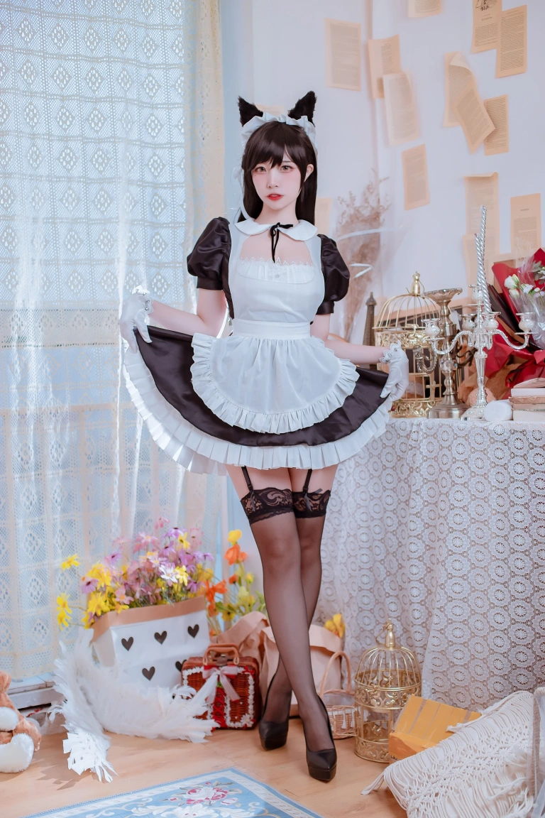 二佐Nisa《犬之眷 碧蓝爱宕女仆》主题写真：19张全套美图