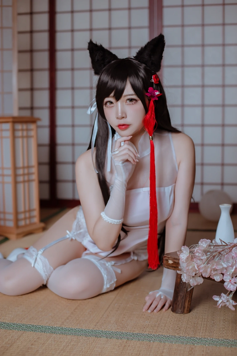 二佐Nisa《犬之眷 碧蓝爱宕旗袍》主题写真：18张全套美图
