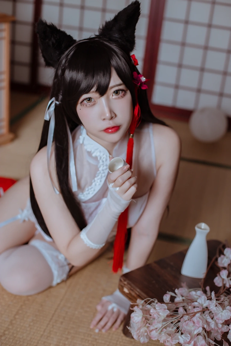 二佐Nisa《犬之眷 碧蓝爱宕旗袍》主题写真：18张全套美图