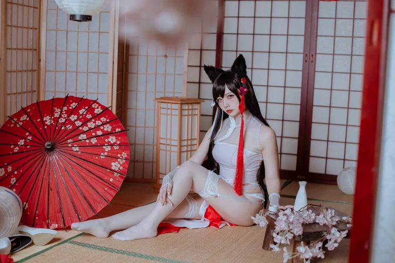 二佐Nisa《犬之眷 碧蓝爱宕旗袍》主题写真：18张全套美图
