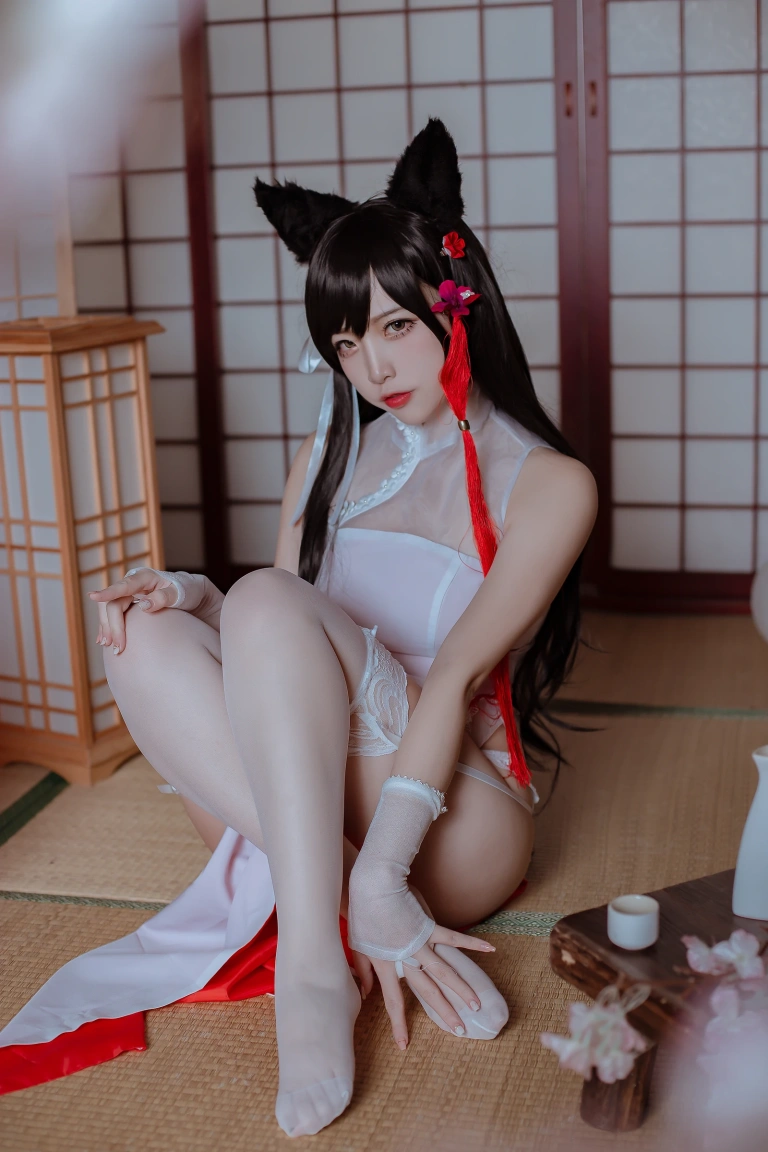 二佐Nisa《犬之眷 碧蓝爱宕旗袍》主题写真：18张全套美图