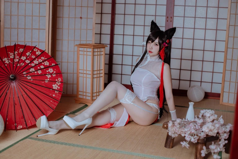 二佐Nisa《犬之眷 碧蓝爱宕旗袍》主题写真：18张全套美图