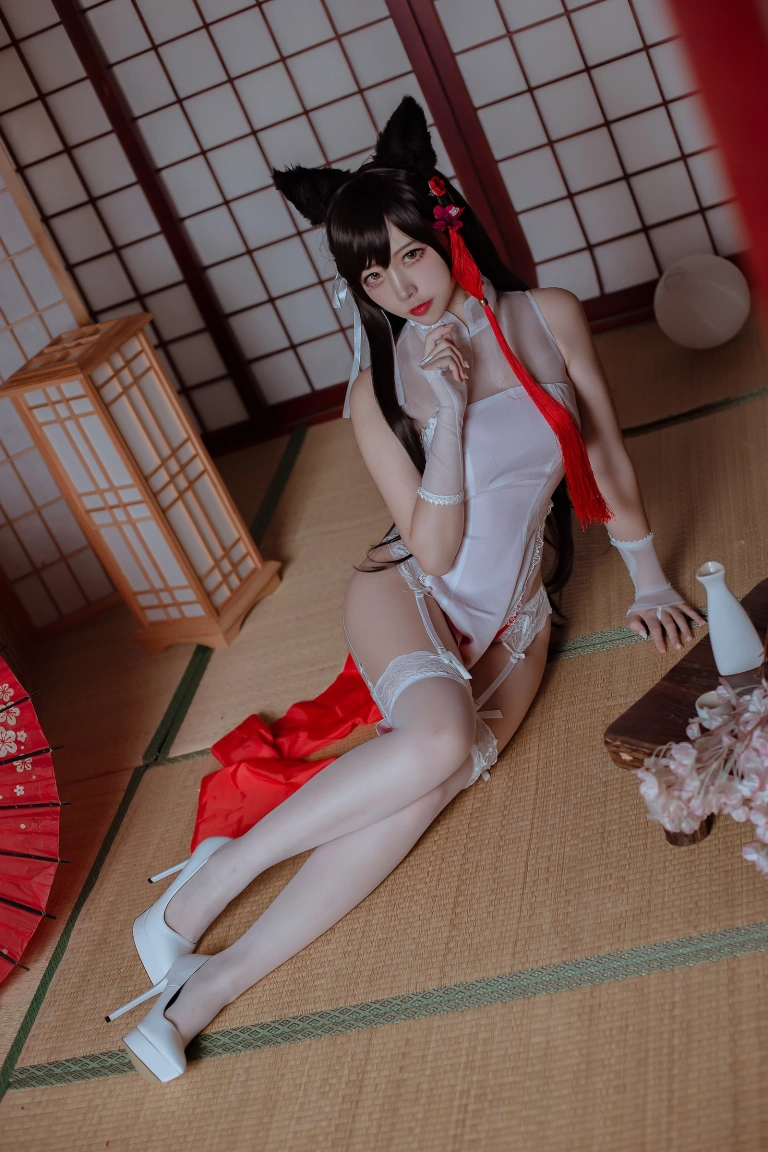 二佐Nisa《犬之眷 碧蓝爱宕旗袍》主题写真：18张全套美图