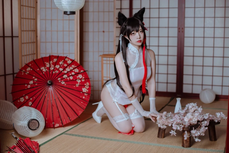 二佐Nisa《犬之眷 碧蓝爱宕旗袍》主题写真：18张全套美图