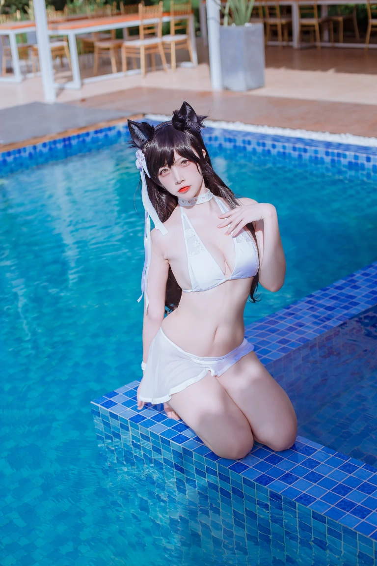 二佐Nisa《犬之眷 碧蓝爱宕泳装》主题写真：18张全套美图