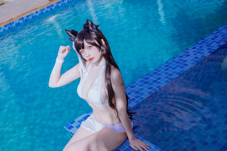 二佐Nisa《犬之眷 碧蓝爱宕泳装》主题写真：18张全套美图