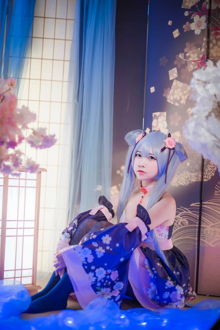 二佐Nisa《双马尾》主题写真：17张全套美图