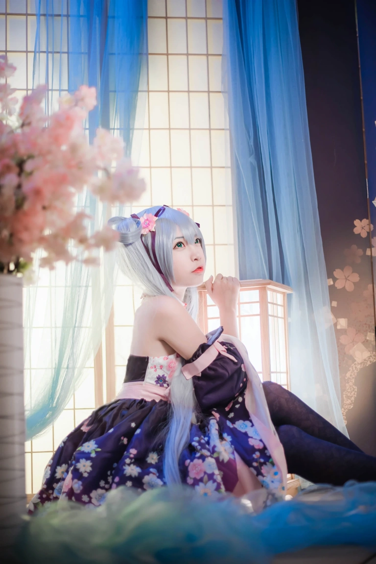 二佐Nisa《双马尾》主题写真：17张全套美图
