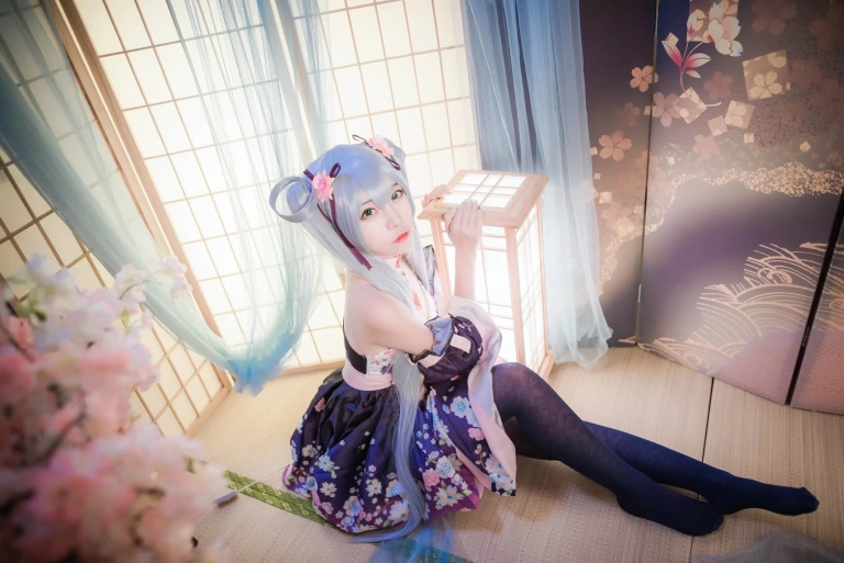 二佐Nisa《双马尾》主题写真：17张全套美图