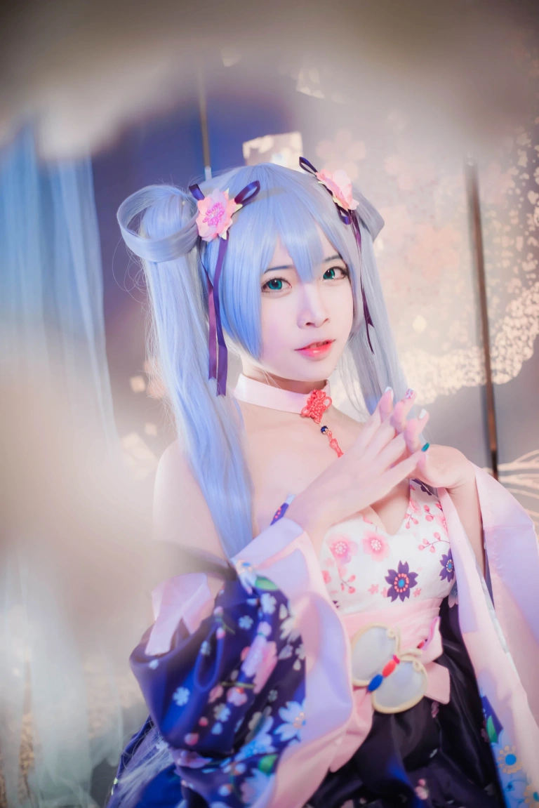 二佐Nisa《双马尾》主题写真：17张全套美图