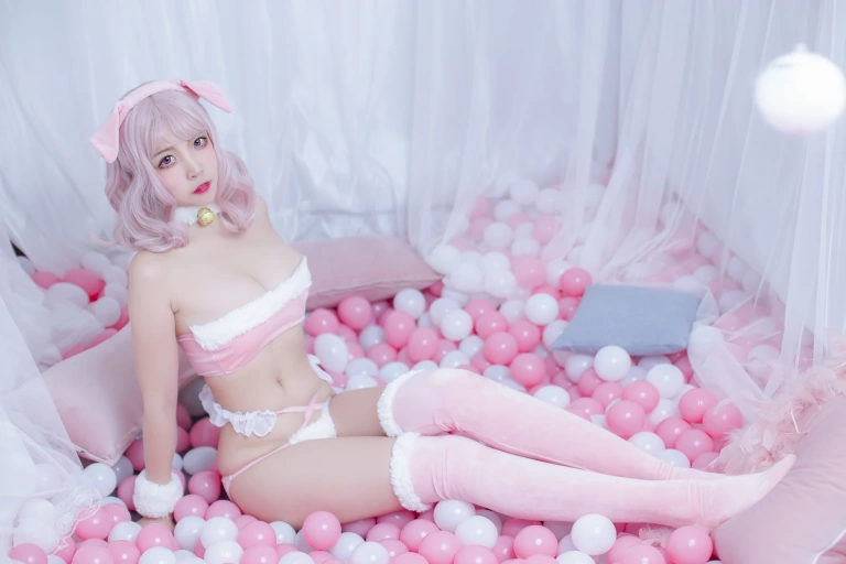 二佐Nisa《私房粉猪》主题写真：33张全套美图