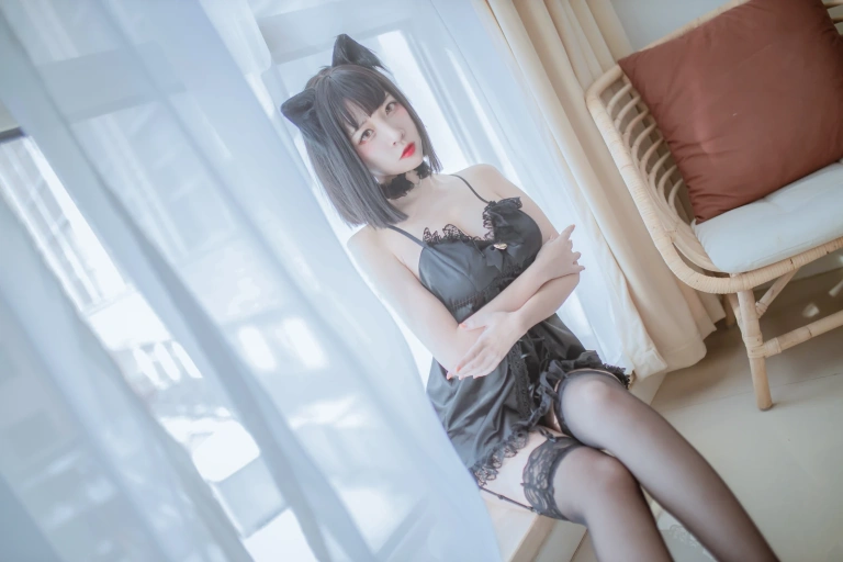 二佐Nisa《私房双人猫耳 – 日奈娇x二佐》主题写真：43张全套美图