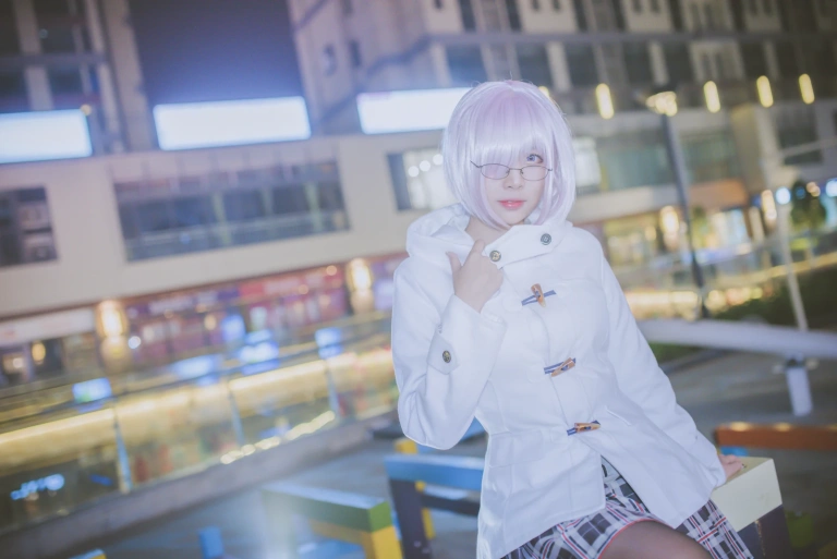 二佐Nisa《外拍》主题写真：13张全套美图