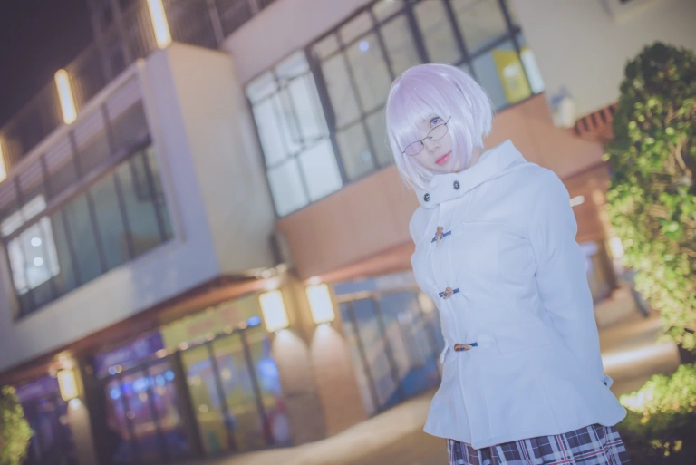 二佐Nisa《外拍》主题写真：13张全套美图