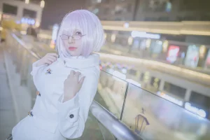 二佐Nisa《外拍》主题写真：13张全套美图