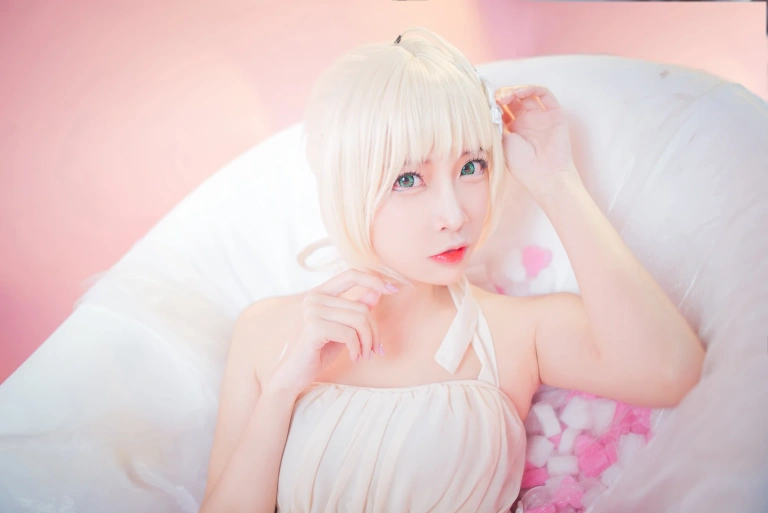 二佐Nisa《浴缸》主题写真：15张全套美图