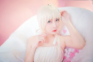 二佐Nisa《浴缸》主题写真：15张全套美图