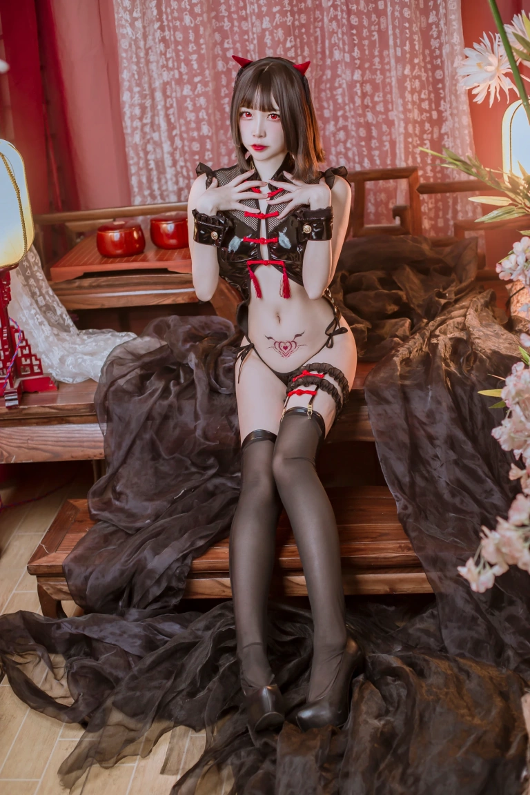 二佐Nisa《中华风小恶魔》主题写真：31张全套美图