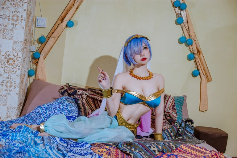 二佐Nisa《蕾姆舞娘》主题写真：9张全套美图