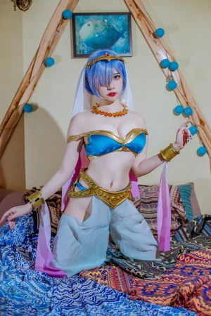 二佐Nisa《蕾姆舞娘》主题写真：9张全套美图