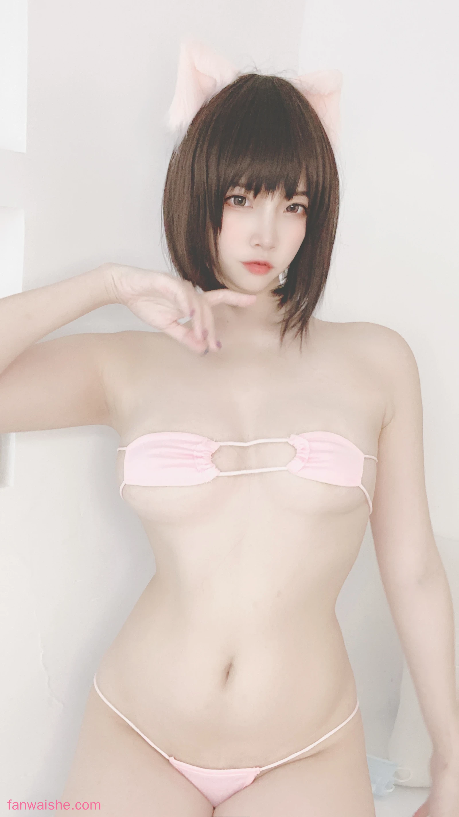 二佐Nisa 二佐Nisa NO.099 - 2020.04月铁粉福利 猪猪比基尼自拍